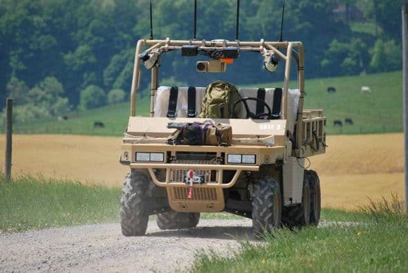 La Marina de EEUU probó mini-camión autónomo