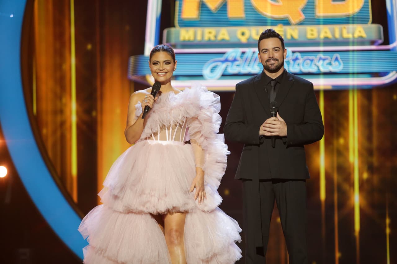 El estreno de la décima temporada de Mira Quién Baila llegó y con él la oportunidad de ver no solo las mejores coreografías, sino la pasarela que conductores y jueces arman con sus impresionantes looks.