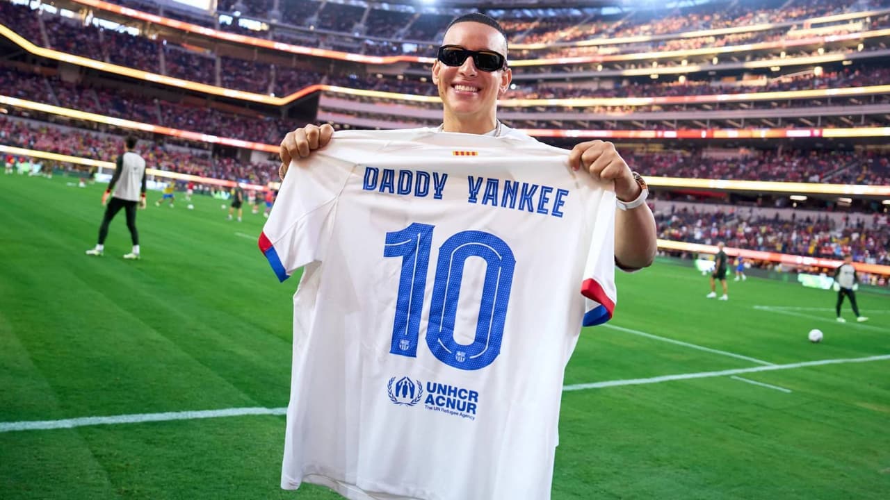 Traen el flow, jugadores del Barcelona aprenden a decir “Diguá” con Daddy Yankee
