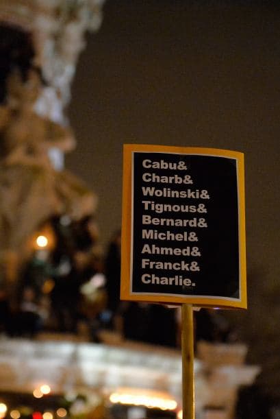 Sin embargo las mayores manifestaciones fueron en París. Las siguientes imágenes son de las protestas en esa ciudad.