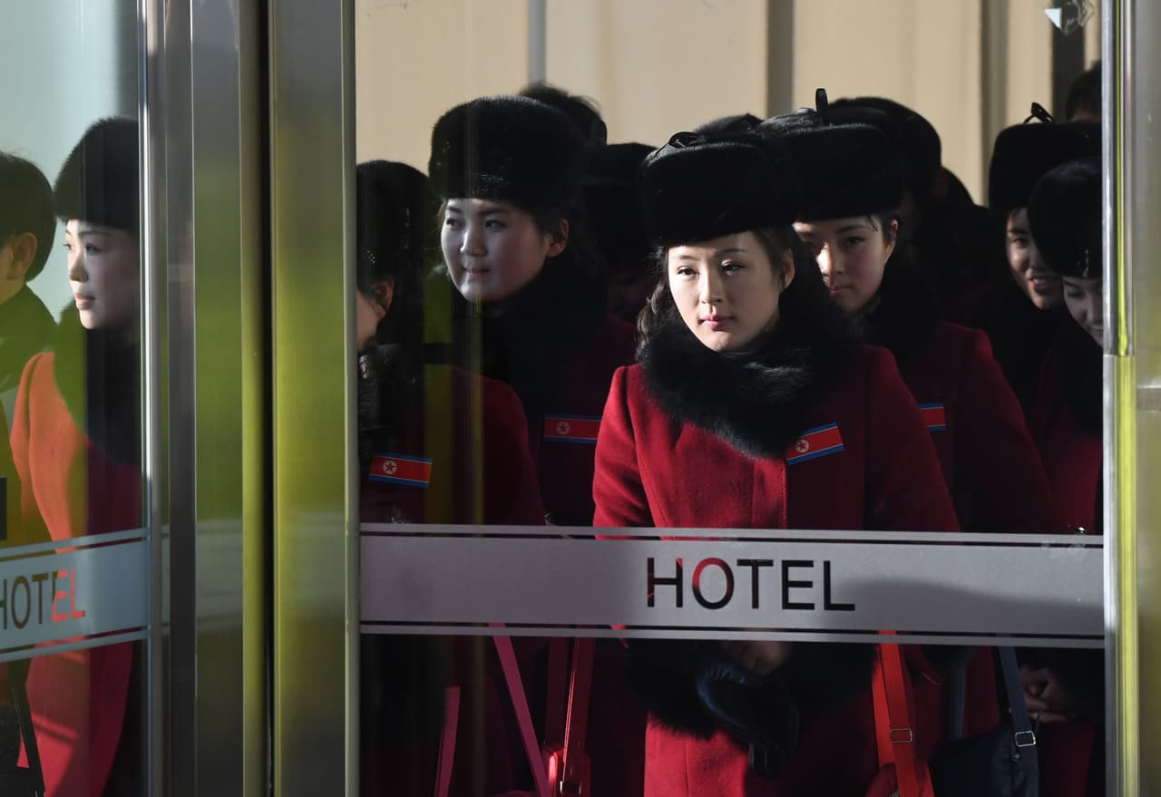 Aunque los músicos de la orquesta Samjiyon y otros miembros de la delegación permanecen en el ferry Man Gyon Bong-92, las animadoras pasarán su estancia en Inje, una ciudad surcoreana cercana a la sede de los juegos.