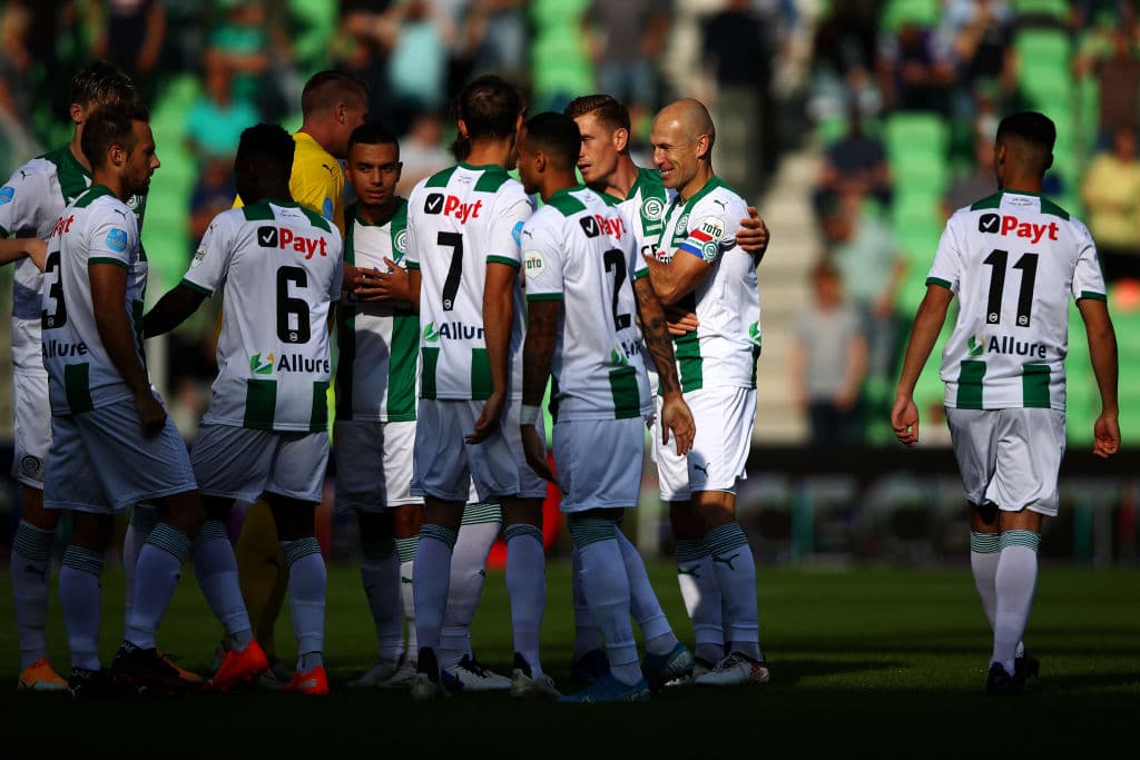 El PSV gana por tres goles al Groningen de Robben, quien dejó el campo tras una lesión. Cody Gakpo marcó doblete y el tercer tanto fue por parte de Donyell Malen. El mexicano Erick Gutierrez se encuentra lesionado.