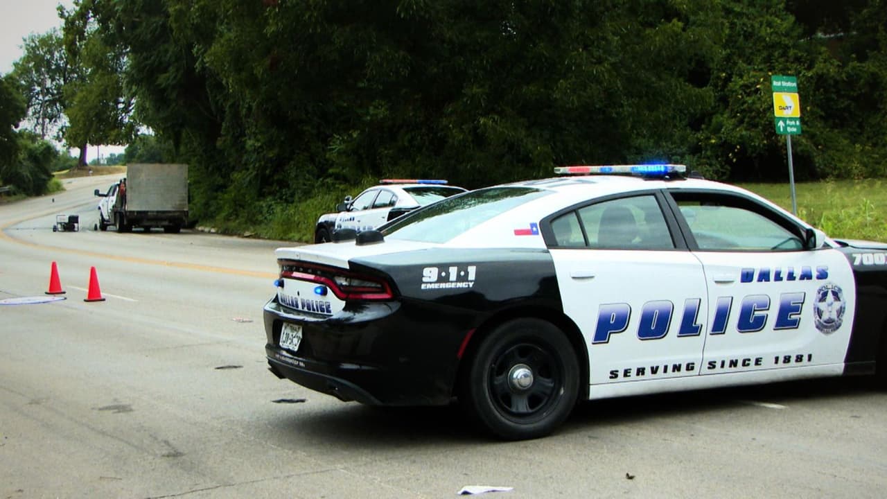 <h3 class="cms-H3-H3">Impacto en la comunidad</h3>
<br>El área de East Clarendon Drive y North Street estuvo cerrada varias horas 
<b>mientras se realizaban las labores de emergencia e investigación</b>. Vecinos de la zona expresaron su preocupación por 
<b>la seguridad vial en esa intersección, que conecta zonas residenciales y escolares.</b>
<br>Si te encuentras en una situación de emergencia y necesitas ayuda inmediata, 
<b>llama al 911.</b>