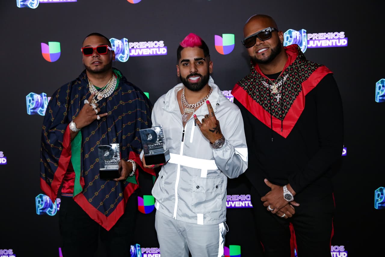 <b>El Productor Que Siempre Nombran / Producer You Know By "Shout-Out":</b> DJ Luian & Mambo Kingz.