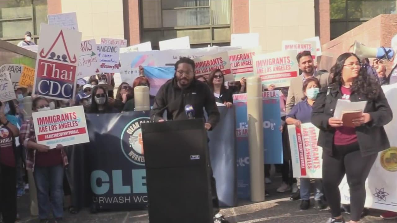 "No los olviden": activistas en Los Ángeles piden más ayuda económica para inmigrantes afectados por la pandemia