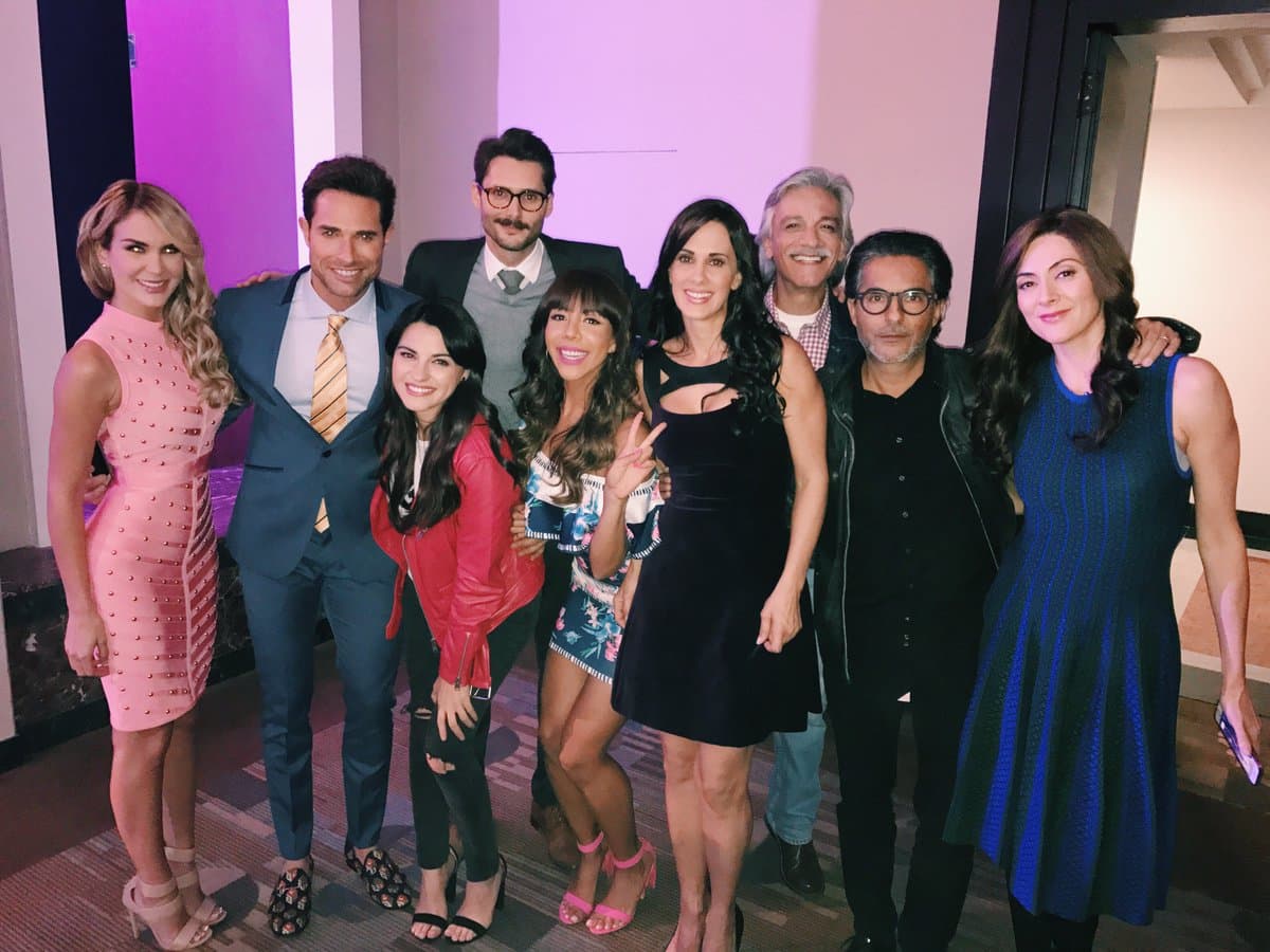 "Mostramos este empoderamiento de la mujer, a través de una historia con tintes de humor y basado en la actualidad", dijo el productor Eduardo Meza a Notimex cuando se le cuestionó sobre la aportación del melodrama a la sociedad.