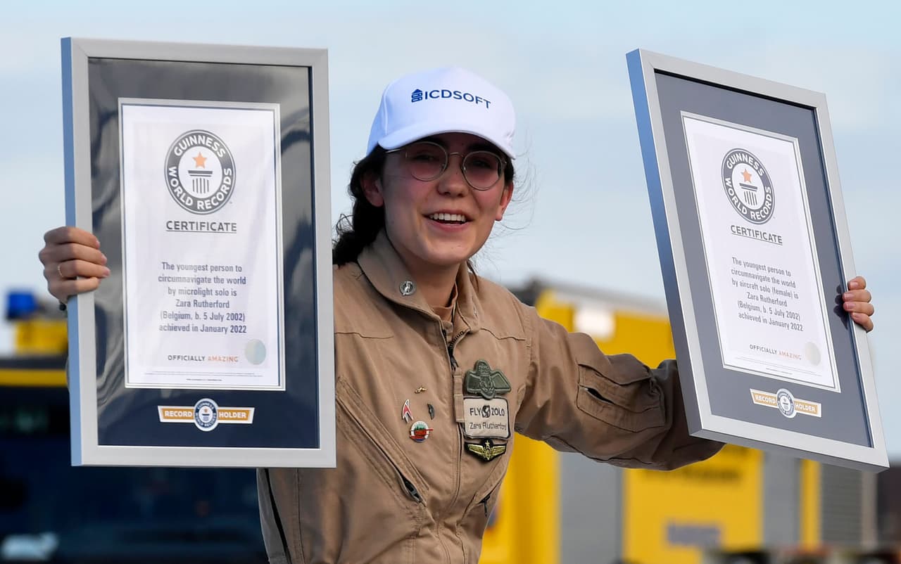 Rutherford rompió la marca que había establecido la aviadora afgana-estadounidense Shaesta Waiz en 2017, a los 30 años. Por su hazaña fue incluída en el libro de récords Guinness.