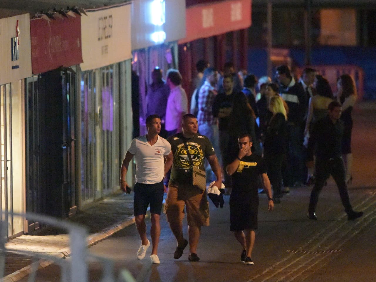 Luego de pasearse por un lujoso yate, Cristiano salió de parranda.