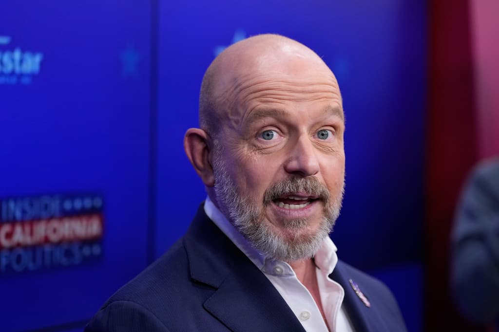 Hilton también propuso tratamiento para la drogadicción y la salud mental, pues actualmente, "el principal lugar donde tratamos a las personas con problemas de salud mental es la cárcel".