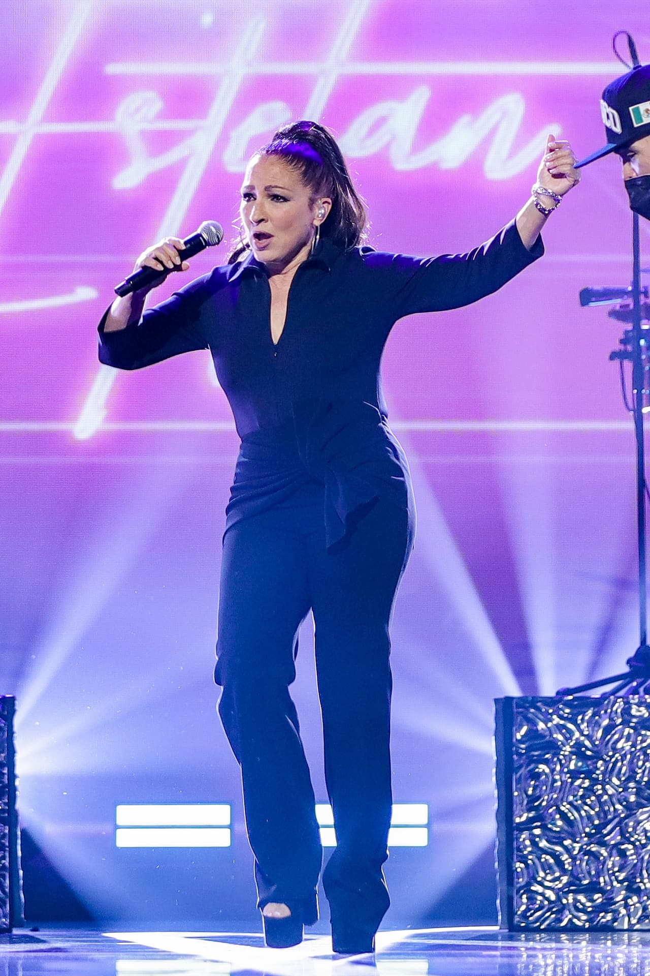 La cantautora cubana disfrutó subirse al escenario para interpretar sus famosos temas.