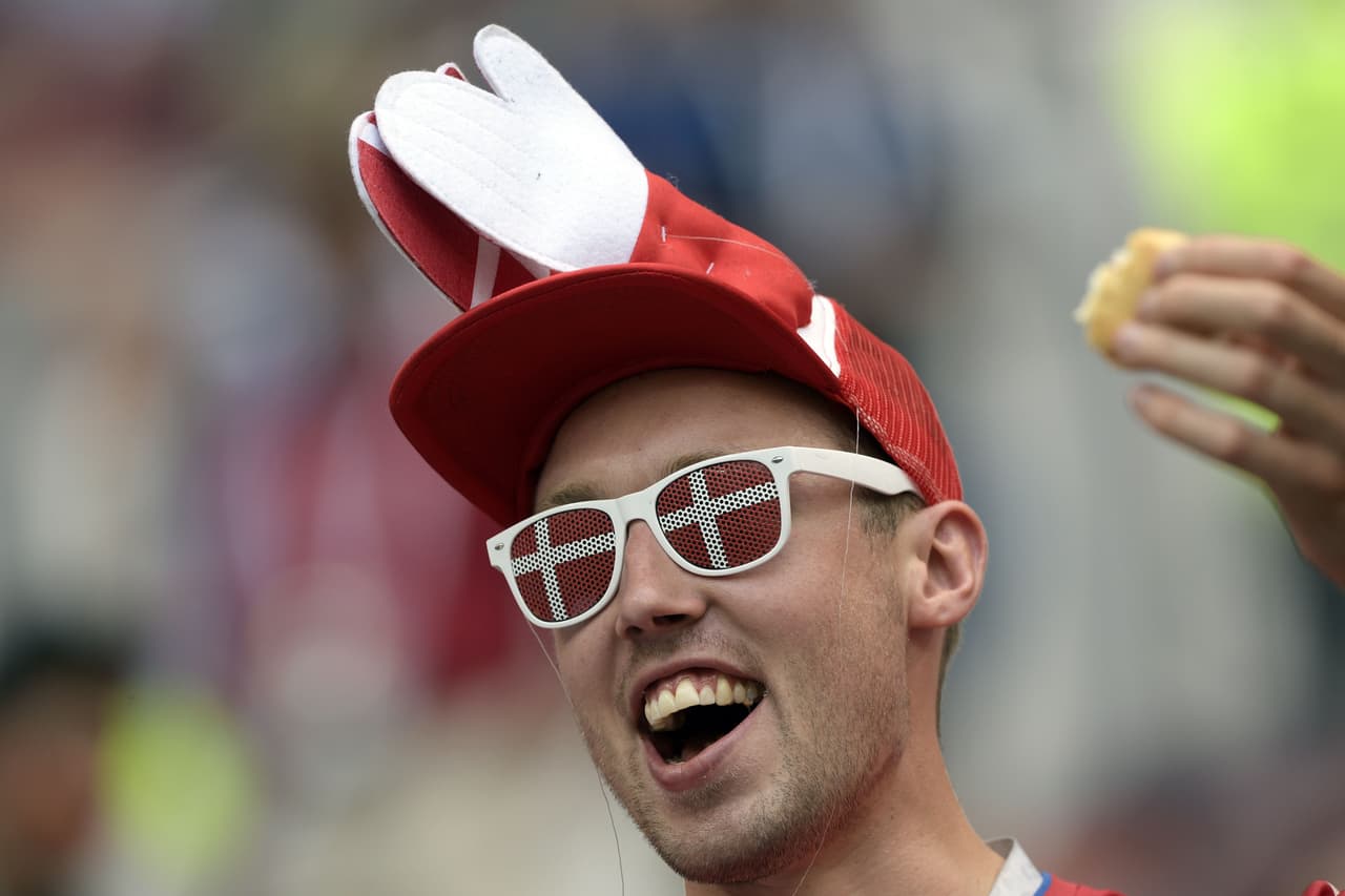 El estadio de Luzhnikí, así como sus cercanías, se colmaron de fanáticos daneses y franceses que pusieron el buen ambiente para vivir una jornada innolvidable del Mundial de Rusia 2018.
