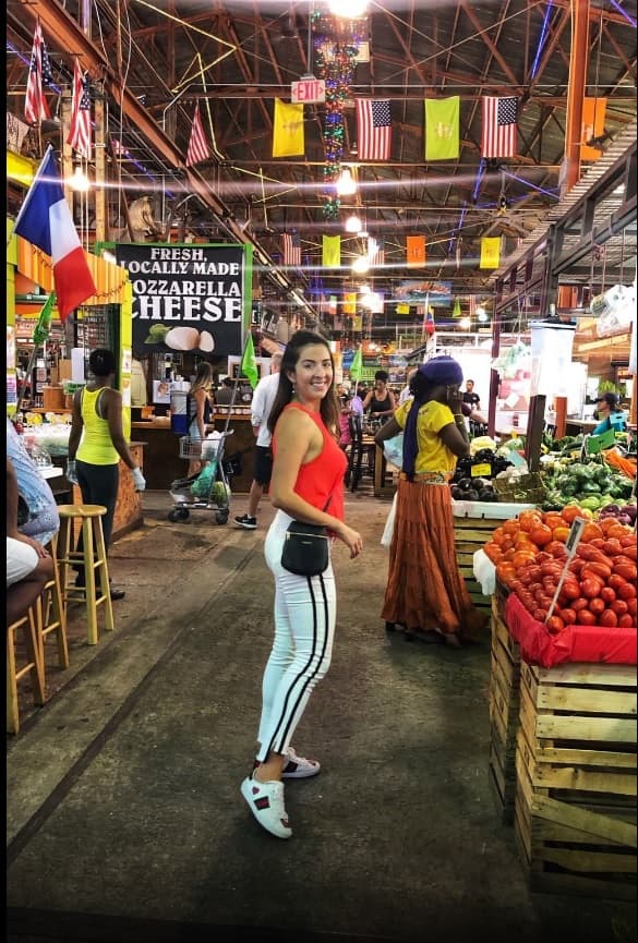 Maity Interiano disfrutó de un mercado de la localidad junto a su madre, donde pudieron disfrutar de nuevos y frescos sabores.
<br>