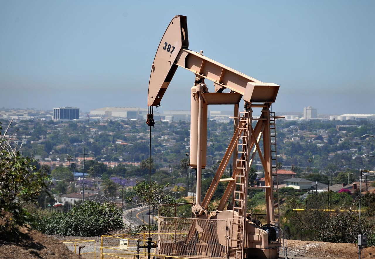 Pozo petrolero en Culver City, al oeste de Los Ángeles