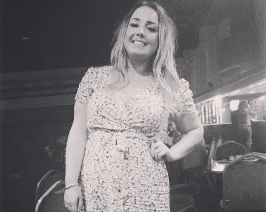 Comenzó a hacer rutinas de ejercicio, incluido el conocido 
<b><a href="https://www.univision.com/local/dallas-kuvn/que-es-el-entrenamiento-de-intervalos-de-alta-intensidad-o-hiit-y-cuales-son-sus-beneficios-video" target="_blank">entrenamiento HIIT</a></b> (High Intensity Interval Training), que consta en la realización de ejercicios anaeróbicos y cardiovasculares en intervalos de alta intensidad.
<br>