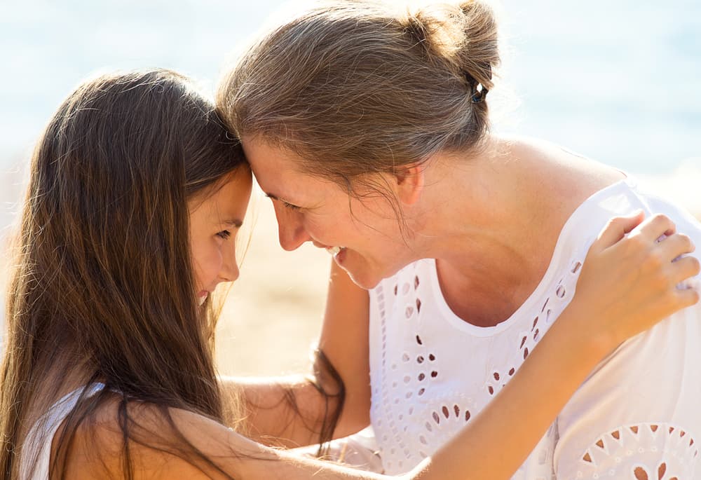 Se específico: Pregúnteles qué les pone nervioso (amigos, clases, un nuevo maestro) y proponle ideas de cómo podrían sentirse mejor.