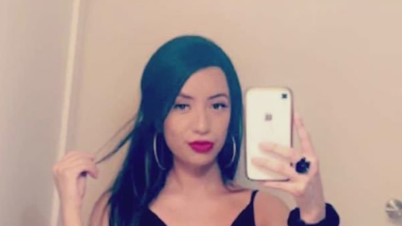 Ernestina Valadez, madre de la joven hispana que viajó a Dallas proveniente de Seattle, dice entre lágrimas que teme que le hayan hecho algo malo y que aún no sabe qué pudo haber pasado con ella. En una zona de la ciudad hay volantes con fotografías de Marisela para poder dar con su paradero. Si tienes información al respecto puedes comunicarte al teléfono 214 671 4243.