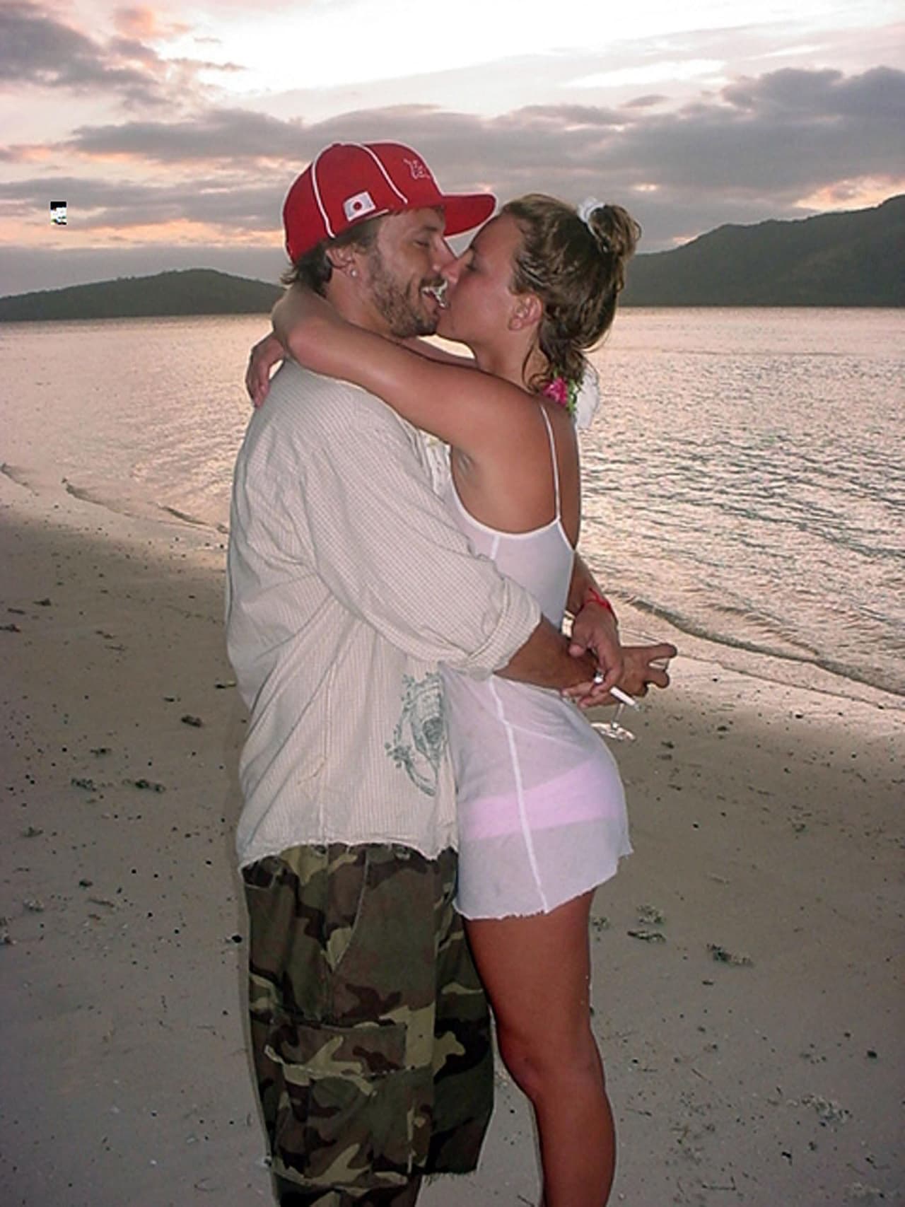 El matrimonio duró poco más de dos años. Terminaron por las adicciones de ella, los despilfarros de él y las constantes peleas.