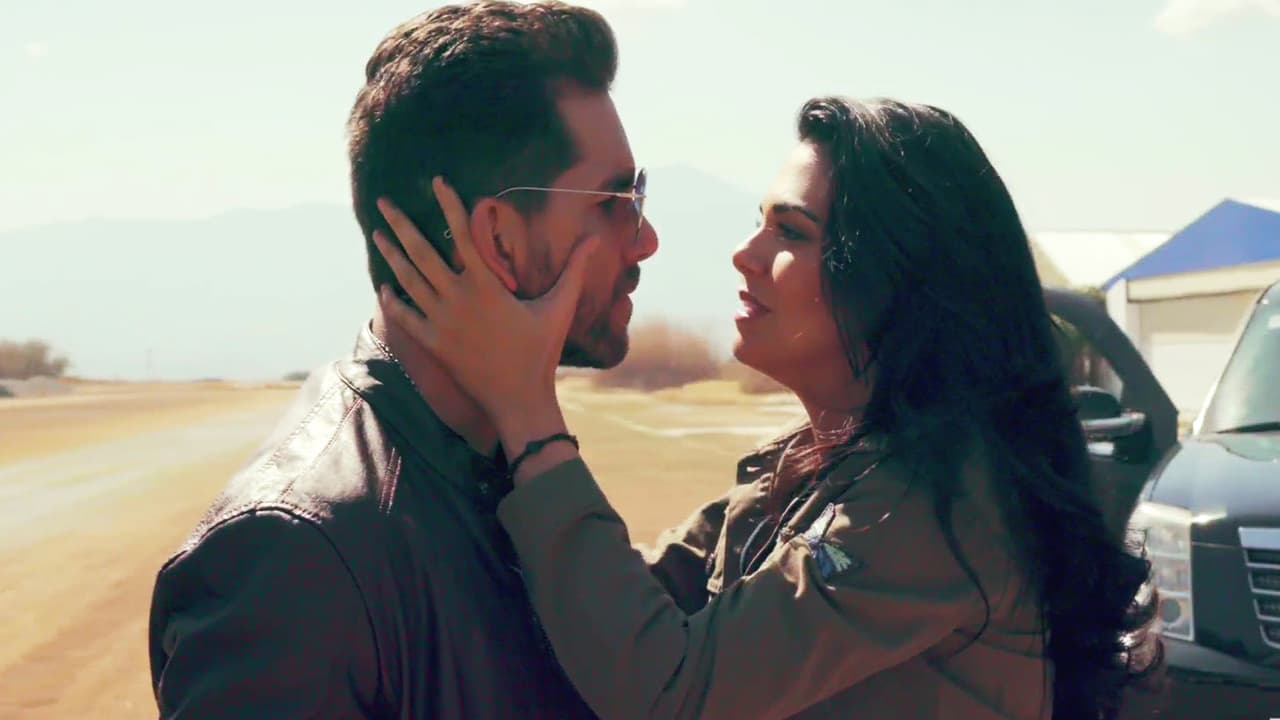 Yolanda regresó a México y al pisar suelo, fue directo a buscar a John.