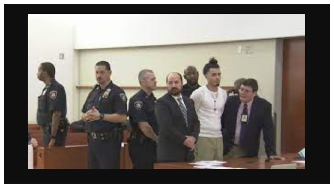 Lesandra Feliz no sabe qué hacer ante esta situación. “Si a ellos los sueltan vamos a tener que ser todos pandilleros, 
<b>eso es lo que está trayendo la criminalidad aquí,</b> porque si uno no puede contar con la defensa civil personal que debería dar el gobierno, ¿qué nos queda? ¿Hacernos todos delincuentes?".