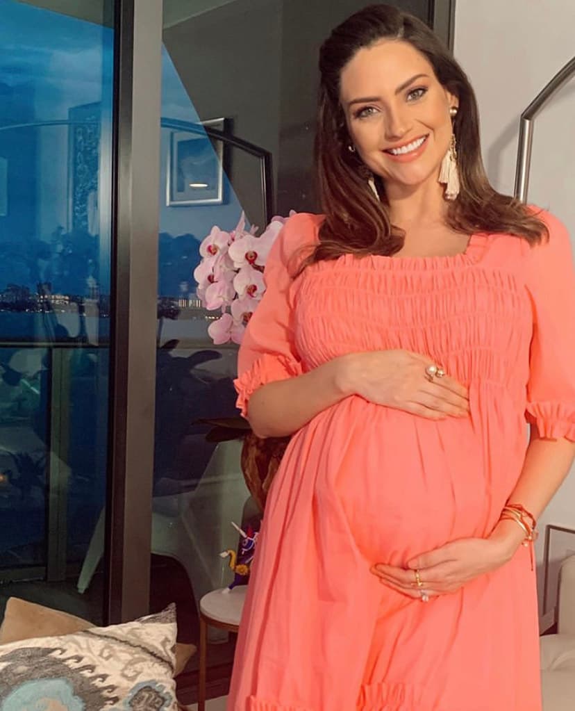 Tras revelar que estaba esperando una niña, las muestras de cariño y afecto de la audiencia se volcaron a saber cómo se llamaría la bebé. 
<b>Michelle compartió -con la sonrisa de siempre- que su familia le había organizado un 'baby shower' virtual. Además, dejó claro que el nombre de su hija sería "especial y con un profundo significado", por lo que invitó a sus seguidores a recomendarle algunas opciones. </b>La respuesta de la audiencia no se hizo esperar y en las redes de Primer Impacto comenzaron a dejar sugerencias. 
<br>