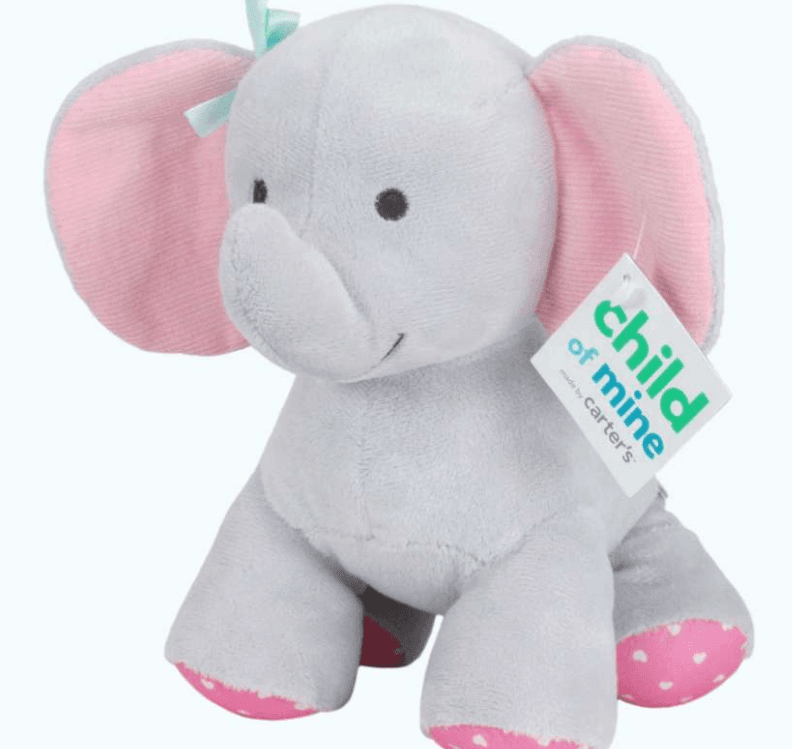 Aunque las normas de seguridad son estrictas, siempre puede haber fallas. En el último año se emitieron
<b> 28 <a href="https://www.cpsc.gov/es/Recalls">recalls</a> de juguetes</b> por tener defectos como riesgos mecánicos, de asfixia y de incendio. Ese peluche musical, por ejemplo, tenía una pieza que se podía desprender con facilidad.