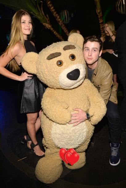 La alfombra de roja de la más reciente parodia 'Hungover Games' mostró personajes demasiados ilustrativos que para más de uso estuvo subidos de tono. La parodia de 85 minutos, se estrena este 18 de febrero y hasta el momento tienen un rating promedio entre los críticos del portal IMDB.com