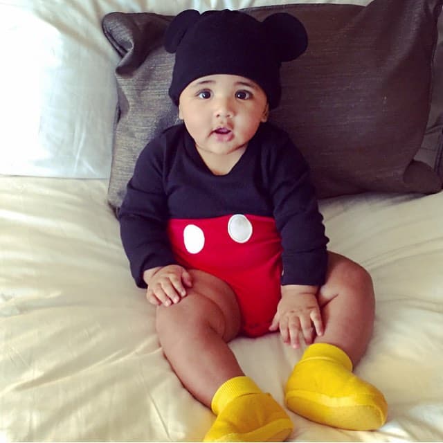 Hasta vistieron a Ean de Mickey Mouse.