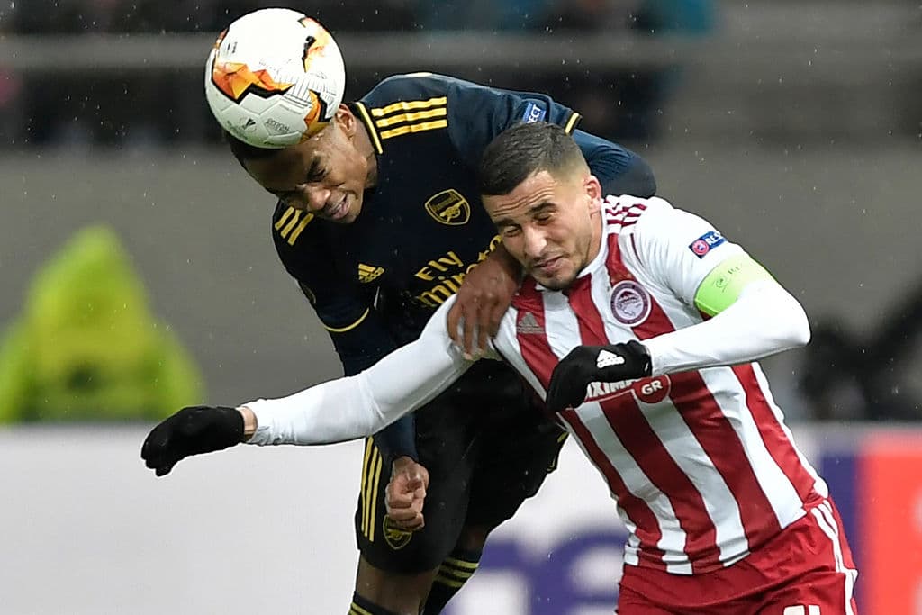 Se suman cinco minutos extras al partido.