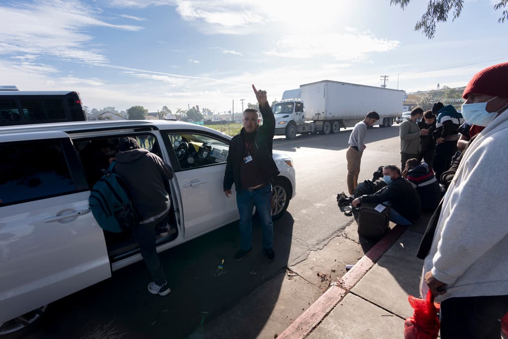 Algunos pudieron dividir el costo de un viaje. Así lograron acercarse a las ciudades en las que tienen familia o les espera un futuro mejor.