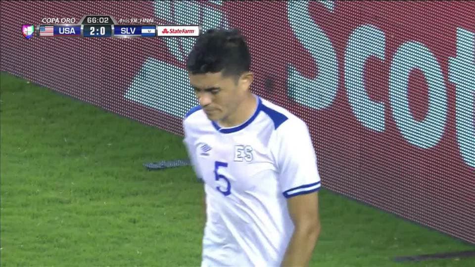 Corner. Tiro de esquina para USA