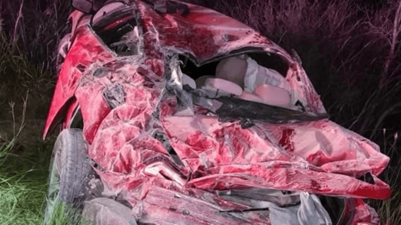 Muere un inmigrante al volcarse un vehículo en una persecución cerca de Eagle Pass