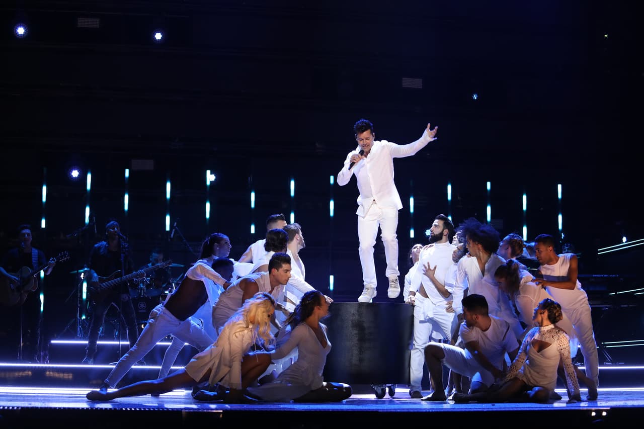 El talentoso Ricky Martin hizo vibrar el escenario de Premio Lo Nuestro.