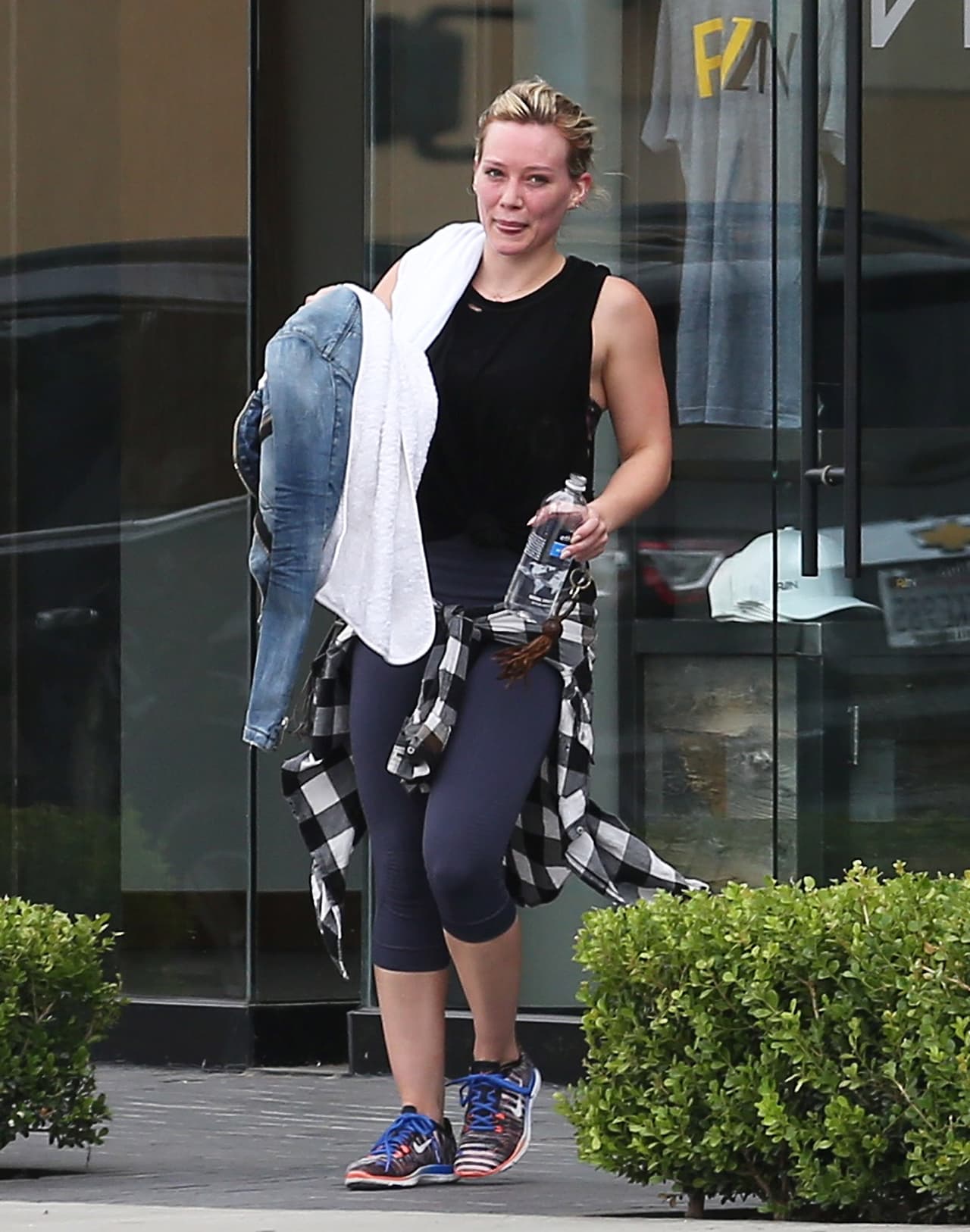 Se puso rojita de la pena.