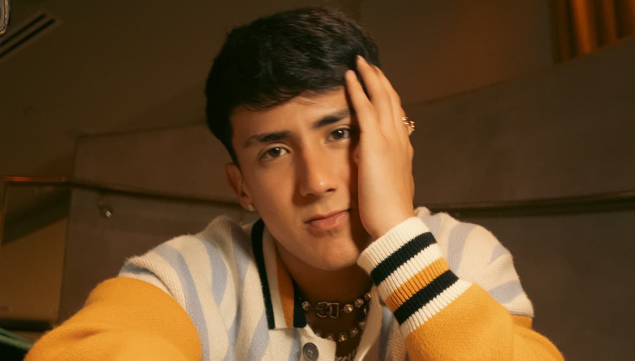 YNG LVCAS está nominado a Nuevo Artista Del Año en los Latin AMAs 2024.