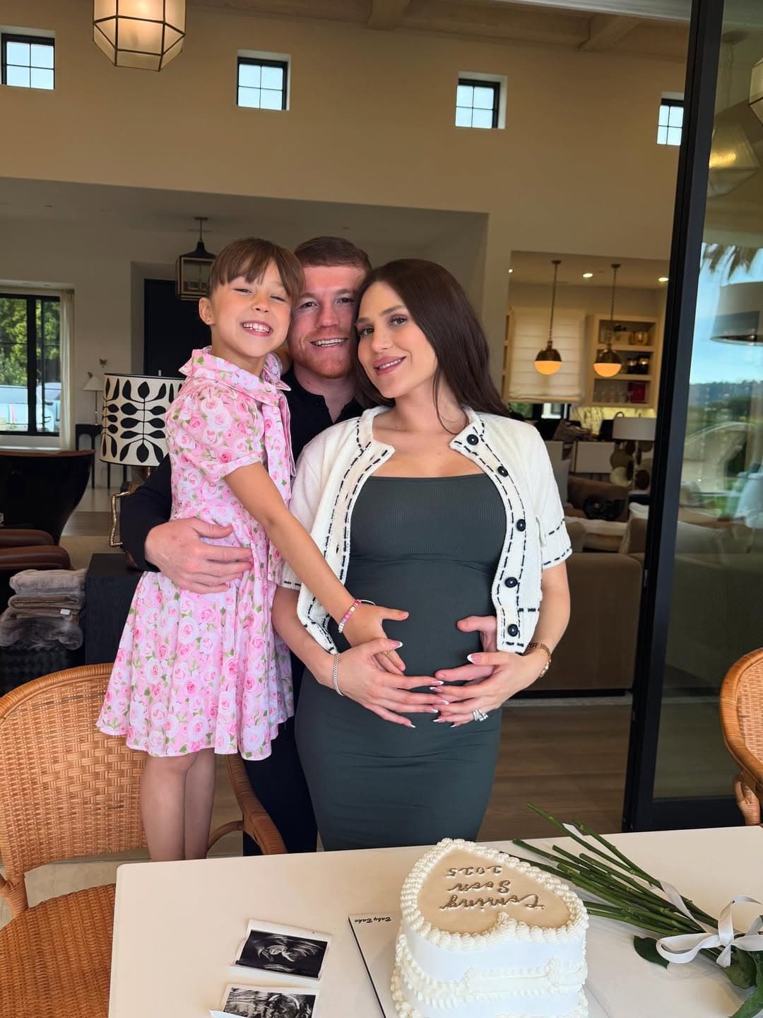 El 27 de abril de 2025 Saúl Álvarez y Fernanda Gómez anunciaron que están 
<a href="https://www.univision.com/famosos/canelo-esposa-segundo-bebe">esperando su segundo bebé</a> y revelaron que será una niña.
<br>