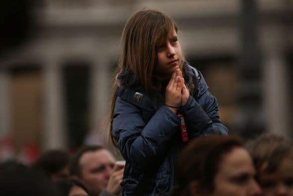 Tras despedirse y desear "buen almuerzo y buen domingo", la muchedumbre salía a duras penas de la plaza elíptica.