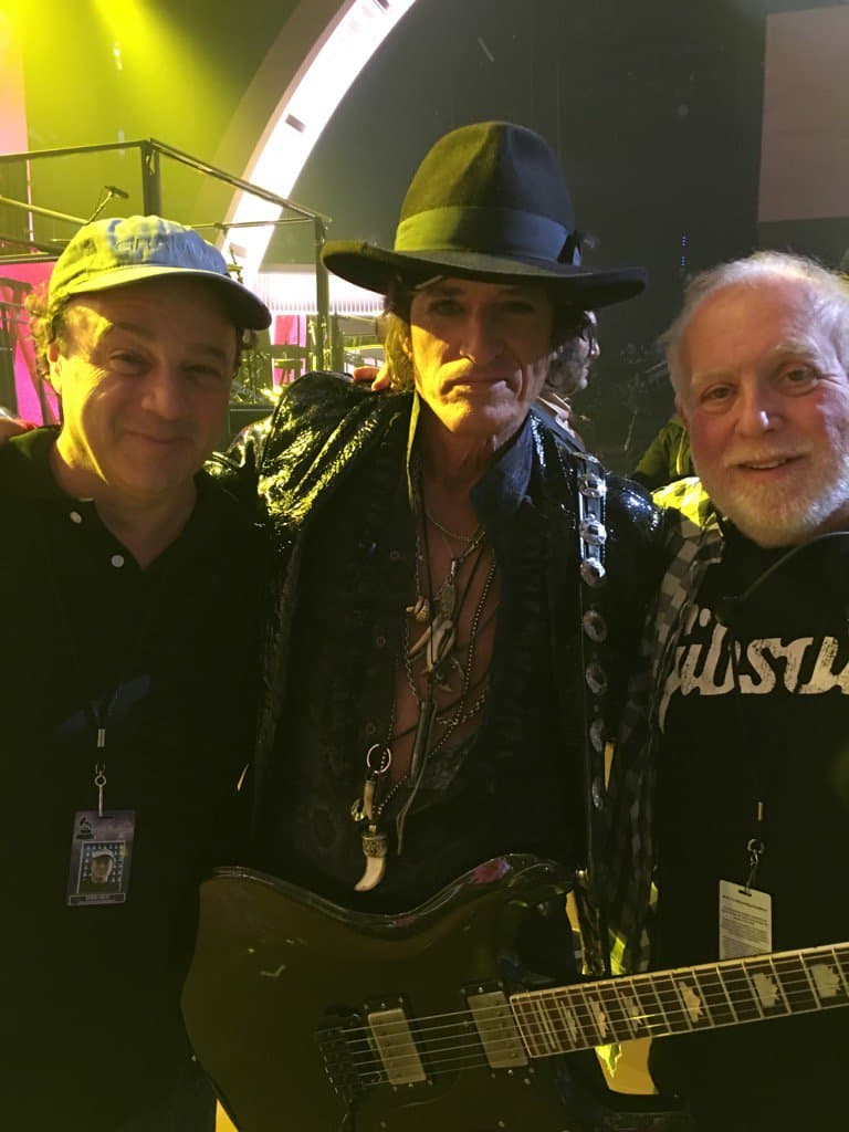 En serio que el guitarrista de Aerosmith es toda una leyenda de la música.