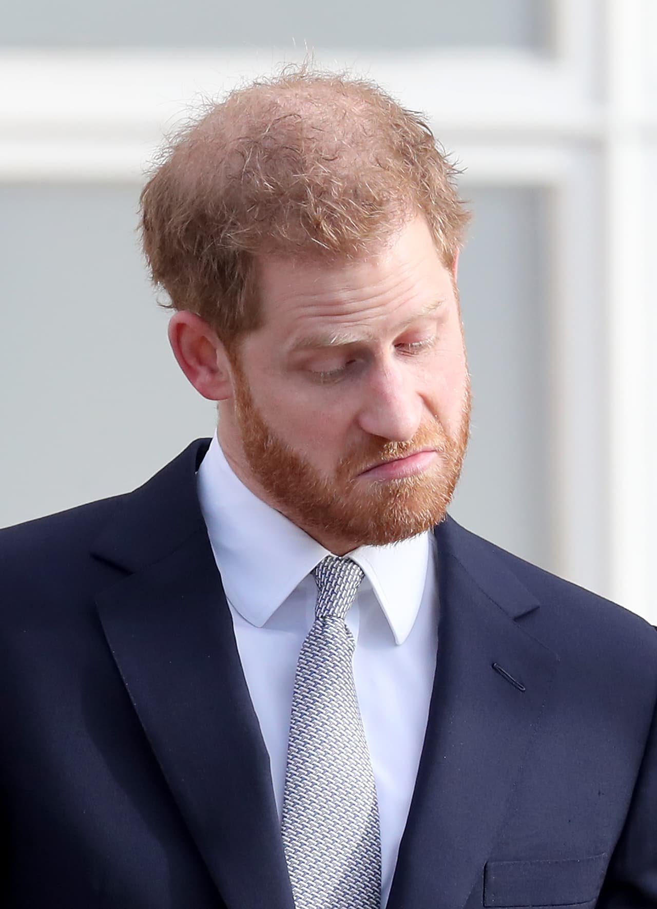 Según otros reporteros reales, citados por 
<b><a href="https://www.etonline.com/prince-harry-laughs-off-question-about-his-future-at-royal-appearance-139652" target="_blank">Entretainment Tonight,</a></b> Harry también ignoró cuando se le preguntó qué pasará con él y Meghan.