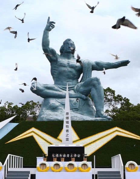 En la ceremonia, se defendió el carácter pacifista de la Constitución nipona.