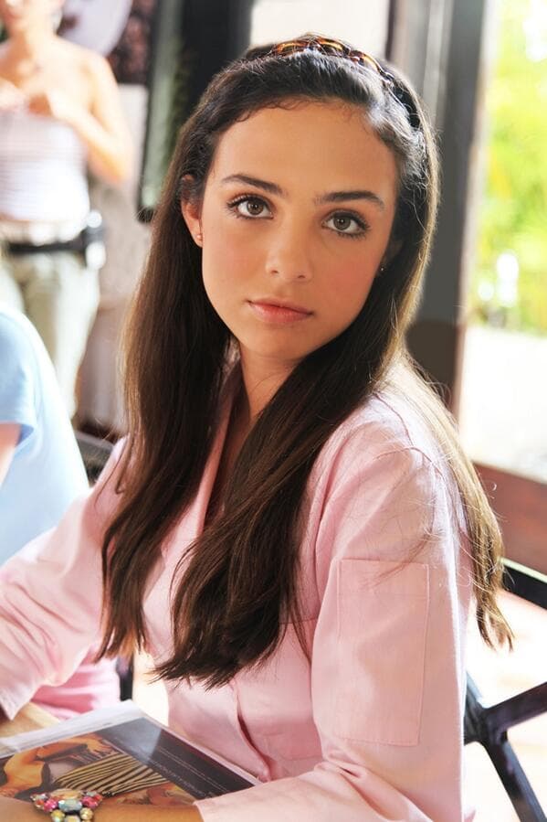 Fiona Alexa ahora es una guapa adolescente de 15 años.