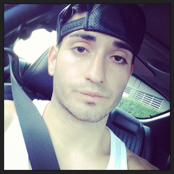 Los dos son súper guapos.