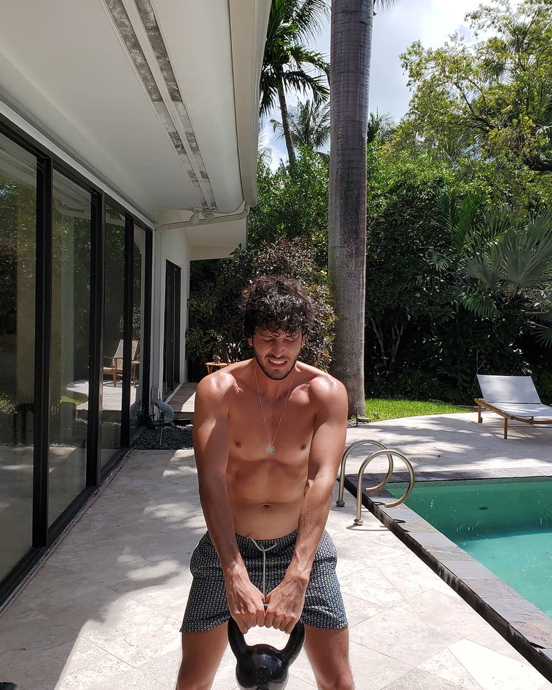 “No pain, no gain”. Sin importar qué tan ocupado esté, Yatra siempre encuentra un tiempo para mantenerse ‘summer body ready’.