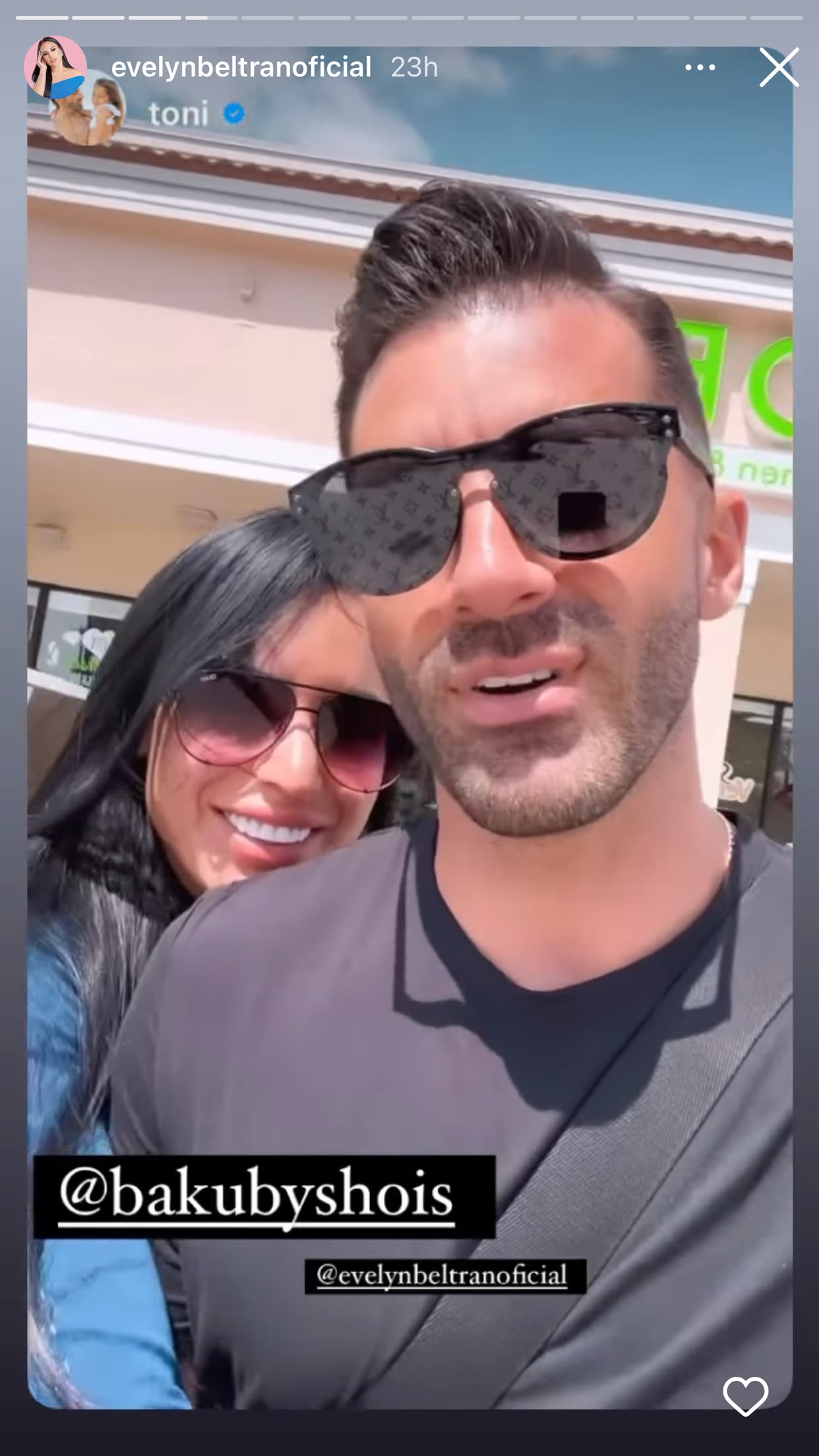 Luego de darlo a conocer, la pareja ahora grita su amor a los cuatro vientos, mientras intercambian cariñosos mensajes y comparten parte de la vida en pareja que tienen. 
<br>