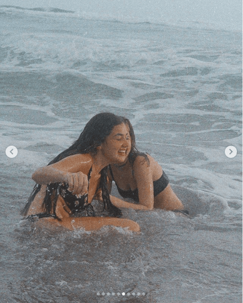 "Gracias por acompañarme. Gracias universo por estar en cada rincón, por llenar el alma", redactó la hija del protagonista de la serie
<b><a href="https://www.univision.com/shows/hoy/lo-voy-a-hacer-y-que-la-actitud-que-tiene-el-nuevo-personaje-de-niurka-marcos-en-la-comedia-alma-de-angel-video">‘Alma de ángel’</a></b>.