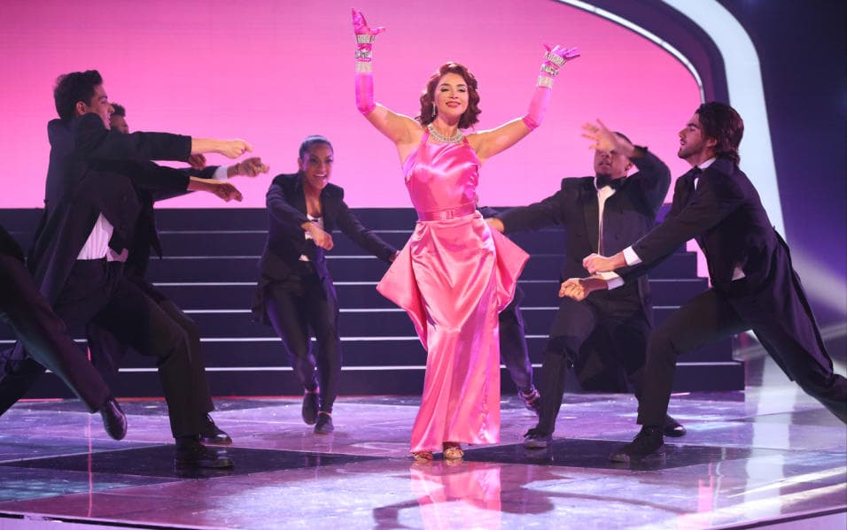 <b>Daniela Luján</b> se convirtió en toda una 'Chica Material' junto a Los Mega Minis.