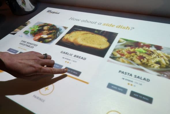 Además posee información valioso para un cocinero aficionado, como recetas y fechas de expiración de alimentos.