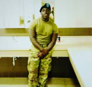 Un soldado que volvía a casa por las fiestas murió al salvar a sus vecinos del incendio en Nueva York
