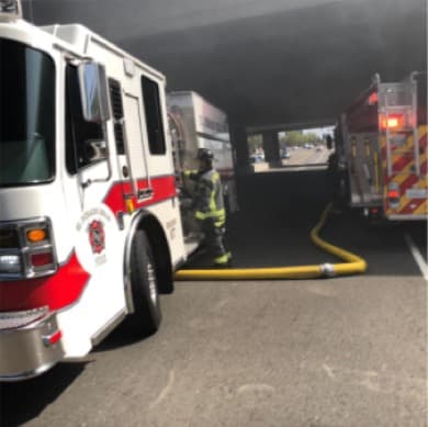 Los alumnos resultaron ilesos, fueron recogidos por otro autobús y finalmente fueron llevados a salvo a sus casas.