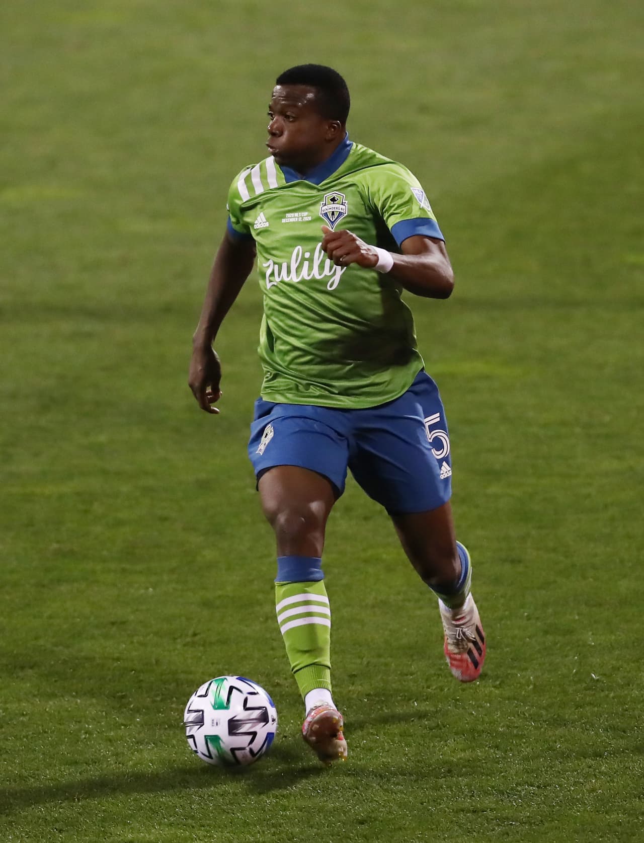 Lateral izquierdo - NOUHOU TOLO (Seattle Sounders FC)
<br>