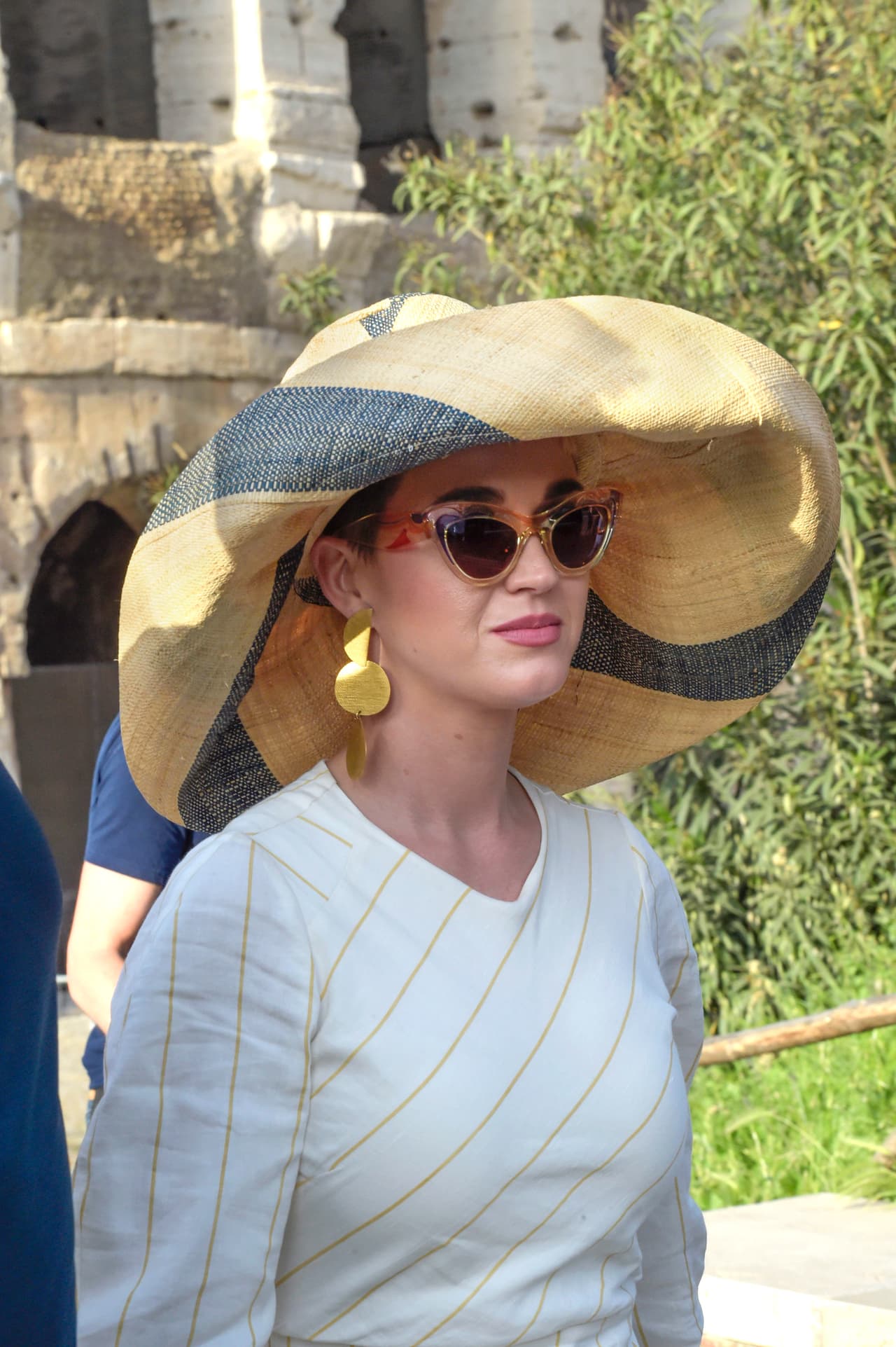 La cantante de pop se mostró agradecida por la invitación que le hizo la fundación The Cura Foundation para ser parte de este foro al que también estuvo invitado el músico británico Peter Gabriel.